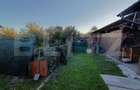 Casa cu 3 camere,baie, bucatarie,anexe.pivnita teren 800 mp