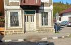 Casă cu Teren 200 Mp în Central - 2