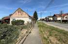 Ofer spre vanzare casa in Lazuri Situata la Str. Principala