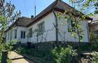 Casa DE VANZARE Str: Florilor Adamus - 8