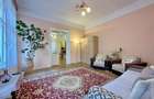 Apartament cu 3 dormitoare și curte, la 3 minute de Piața Sfatului - 1