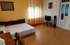 P.F.Inchiriaza casa 2 camere 110 Mp cu curte 600 Mp.Baile 1Mai Bihor - 2