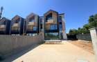 Inchiriez  casa noua 175 mp utili - 220 mp construiti - 2
