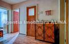 Ap. 3 camere in Deva, zona Licee, Str. Titu Maiorescu, 74 mp, parter inalt peste garaje.