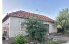 Casa de vanzare in satul Comanesti / AR - 1