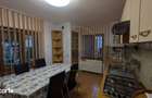 Proprietate unica in Piata Cluj - 5 camere, o bucatarie + o chicineta, - 9
