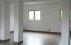 Inchiriez parterul unui spatiu comercial in Novaci, Gorj, in suprafata de aproximativ 150 mp. Relatii la telefon +40764369692 .