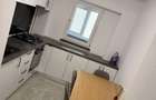 De inchiriat apartament 3 camere