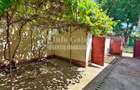 | Casa cu 2 camere | Curte: 134 mp + Garaj | Strada Cezar | - 11