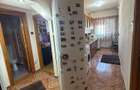 Vand apartament zona micro 5