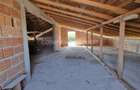 Casa la rosu ,3 camere + open space cu mansarda , constructie 2024 , 140mp ,teren 1500 mp , Sat Malaiesti ,PH la 15 min de oras, zona linistita
