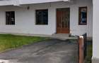 Inchiriez parterul unui spatiu comercial in Novaci, Gorj, in suprafata de aproximativ 150 mp. Relatii la telefon +40764369692 .