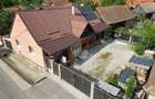 Casa de vanzare 6 camere 220 m2 utili cu 376 M2 teren la sosea - 3