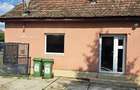 Casă cu 3 camere cu Teren 2700 Mp în Central - 1