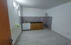 Vand schimb cu terenuri si apartamente