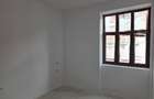 Apartament 3 camere 3 bai pivnita zona Centrala - 12