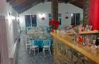 Case teren 2,5ha, restaurant,pensiune investitie,lac cu pesti