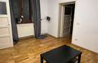 Casa 3 camere, centrul vechi, curte comuna,statie bus la 2 min, centrala - 9