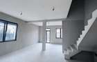 Proprietar, vand 1/2 duplex - 4
