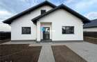 Casa 3 cam, 2 bai, Beci, canalizare, Ciurbesti Miroslava