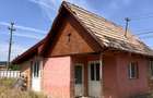 Gospodarie de vanzare cu 2.475 mp teren ?eulia de Mure?