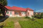 Casa de vanzare, Voiniceni, 10 arii, pivnita, 2 bucatarii, spre Unirii - 12