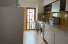 Inchiriez apartament 3 camere - 6