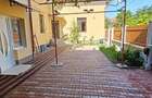 Casa 5 camere, 3 bai,2 bucatarii, 200 mp utili, 370 mp teren