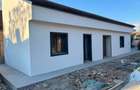De vanzare casa 2 dormitoare un living baie 60mp plus teren in curte - 3