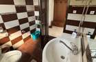 Casă cu 2 camere cu Teren 40000 Mp în Poiana Mărului