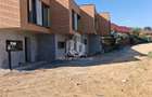 Casa 4 camere complex rezidential, 2 locuri de parcare , Palazu Mare