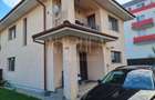 Casa 4 camere de vanzare in Floresti