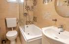 Cristian,zona veche, 2 camere în vilă cu 6 apartamente, curte, parcare