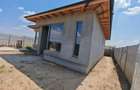 Casa parter 3 camere, dressing, curte 375 mp