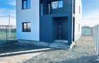 Casă cu Teren 300 Mp în Central - 2
