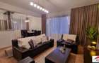 Apartament cu 3 camere semicentral etaj 1 cu parcare