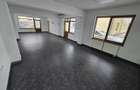 Spatiu comercial cu vitrina la strada si baie proprie - 10