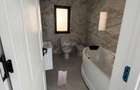 Casa pe un nivel, 3 dormitoare, placa de beton, teren 430 mp Valea