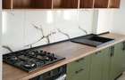 inchiriez apartament decomandat zona garii 3 camere 2 bai zona centrala - 3