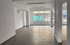Vand sau inchiriez spatiu comercial Renovat de la A-Z Hunedoara bul Dacia 33 !!!