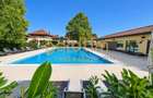 VILA DE COLT/COMPLEX CU PISCINA/TEREN TENIS/FITNESS/IANCU NICOLAE
