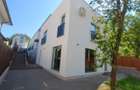 Cladire moderna, superfinisata 500 mp, compus din 4 apartamente, teren - 11