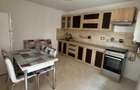 Casa de inchiriat cu 3 camere, curte, garaj si foisor