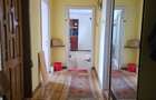 Central-Vand apartament cu 3 camere, balcon si boxa - 6