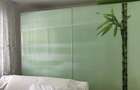 Vand apartament 2 camere si balcon de 15 metri patrati la parter in oras Moreni - 3