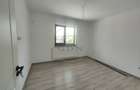 Casa 3 camere, teren 242 mp, localitatea Preajba, zona Selgros. - 2