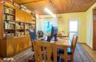Casa spatioasa, 5 camere, livada si potentiala pensiune (90 km Bucure - 2