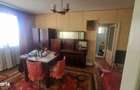 Apartament cu 3 camere, etaj 3, zona Liceul Lucian Blaga