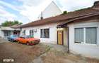 Inchiriez apartament 2 camere bucatarie baie si hol in curte comuna - 9