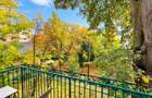 Liniște și intimitate în zona centrală–Apartament in vila, garaj+demisol
